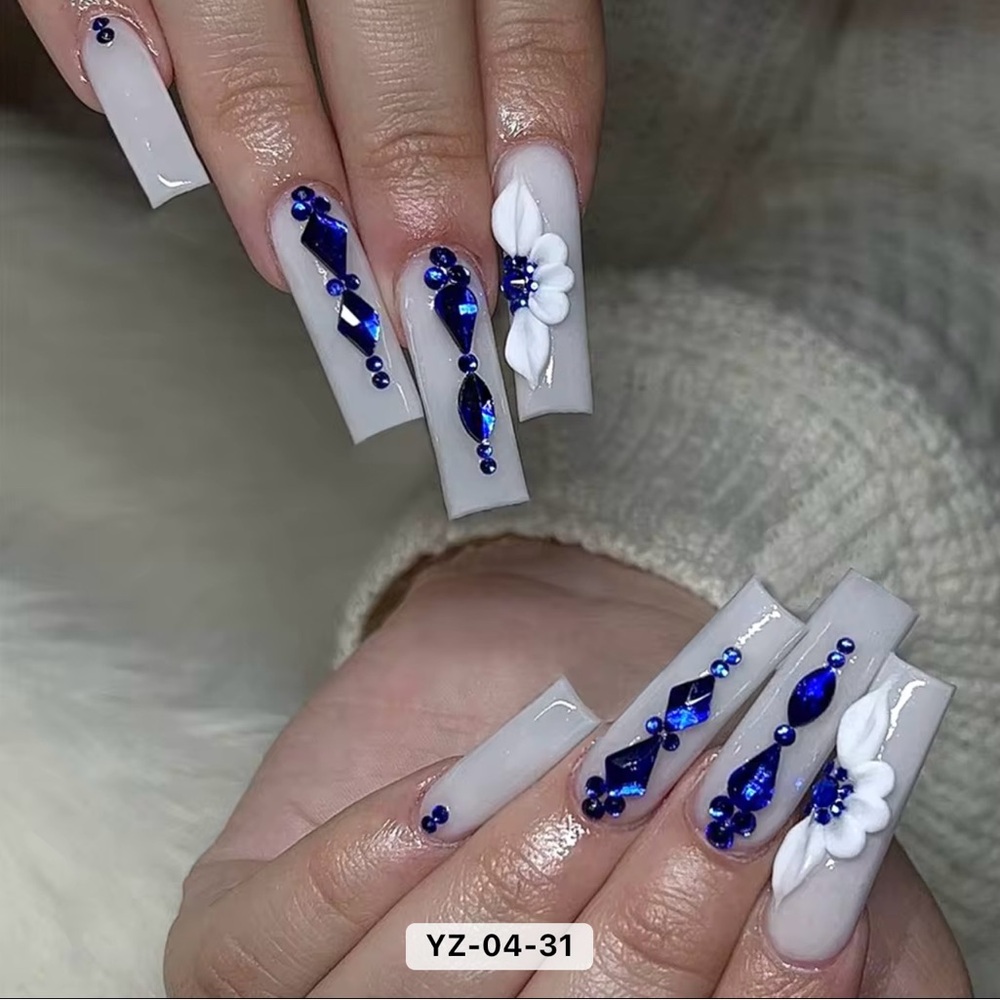 Elegant Blue and White Nail Art Set